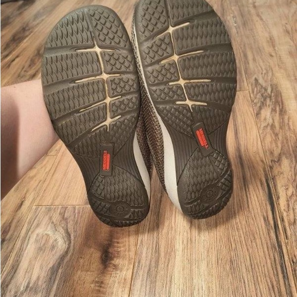 Merrell Women's Brown Mesh Slip-On Clogs - Picture 4 of 5